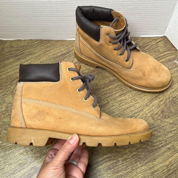 Timberland Other - Timberland Classic Boot Tan Leather Boots Size 6